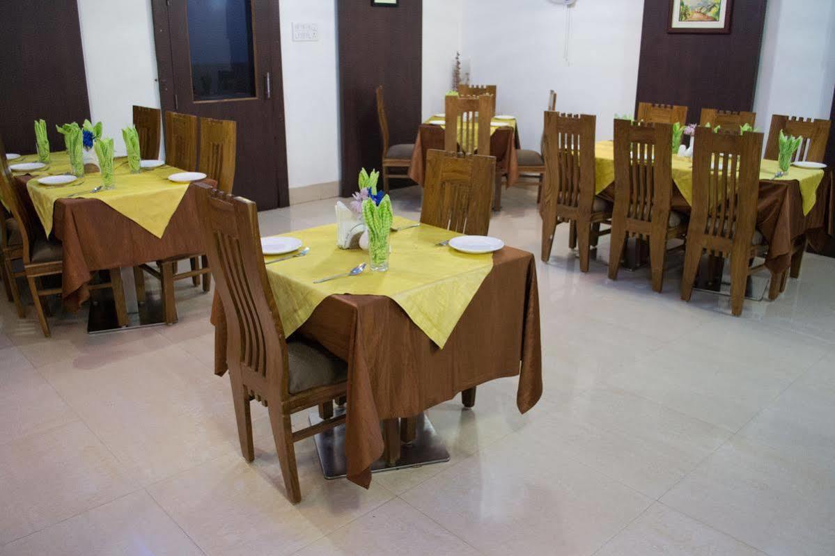 Hotel Seetal Cuttack Buitenkant foto