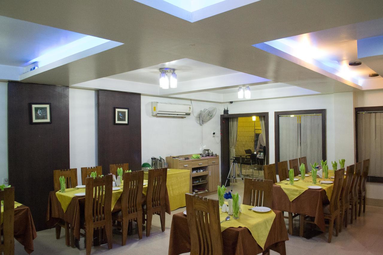 Hotel Seetal Cuttack Buitenkant foto